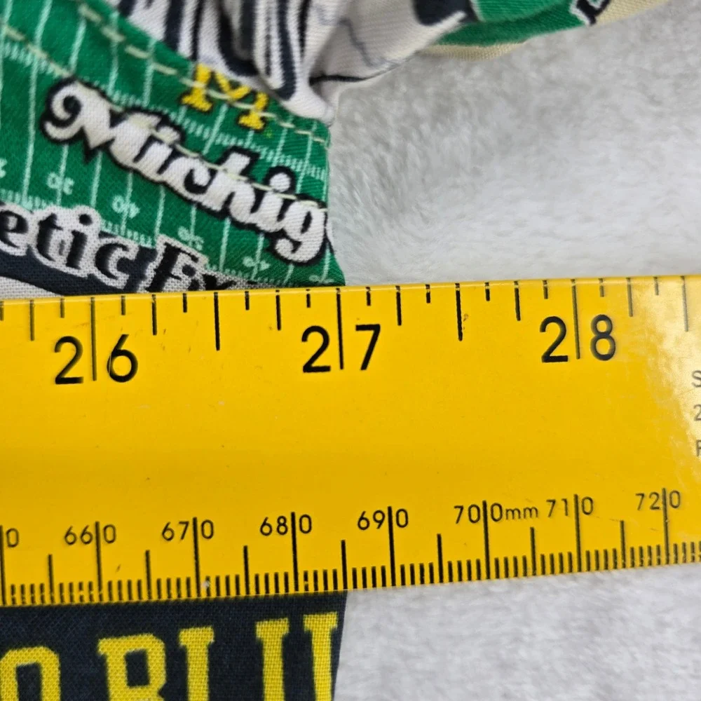 Lee Sport Button Up Mens 2XL Button Up Beige Michigan Wolverines All Over Print - Picture 4 of 8